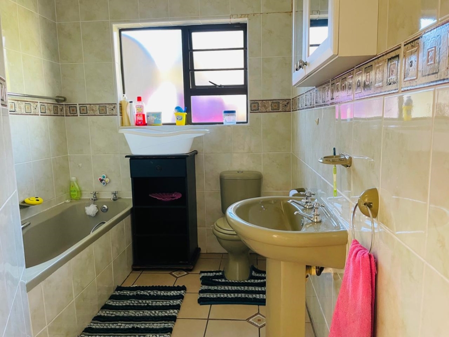 4 Bedroom Property for Sale in Dorchester Heights Eastern Cape